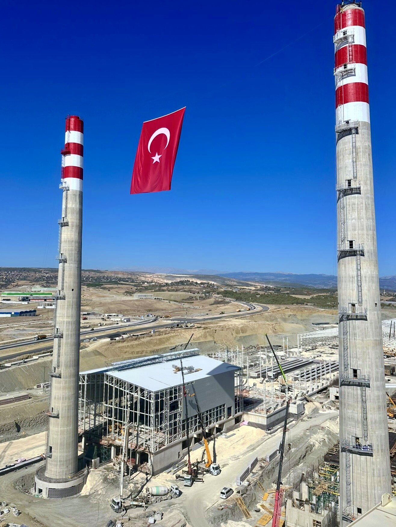 Şişecam – Дымовые трубы линий TR9 флоат-стекла и TM узорчатого стекла завода в Mersin